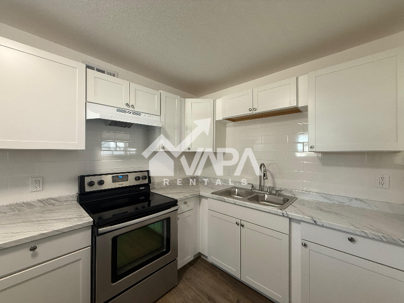 332 West Mandalay Drive - Photo 3 of 13