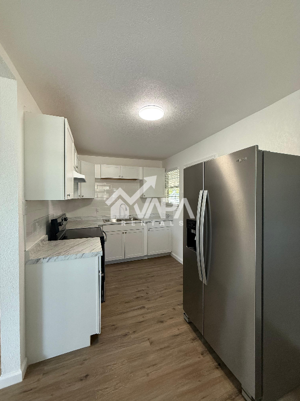 332 West Mandalay Drive - Photo 5 of 13