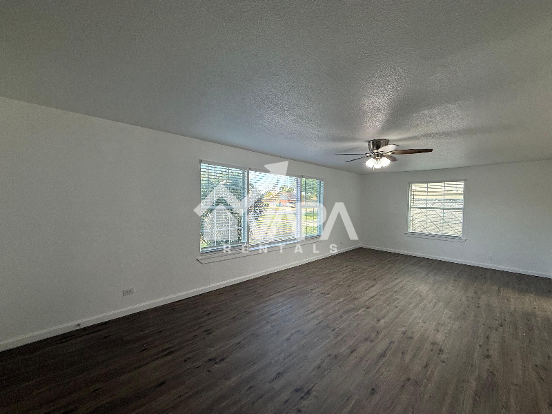 332 West Mandalay Drive - Photo 7 of 13