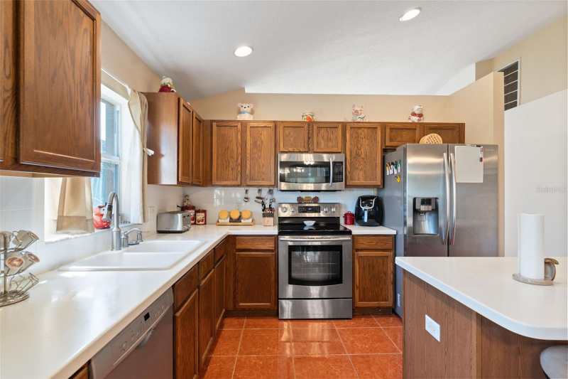1201 Dustan Place - Photo 3 of 19