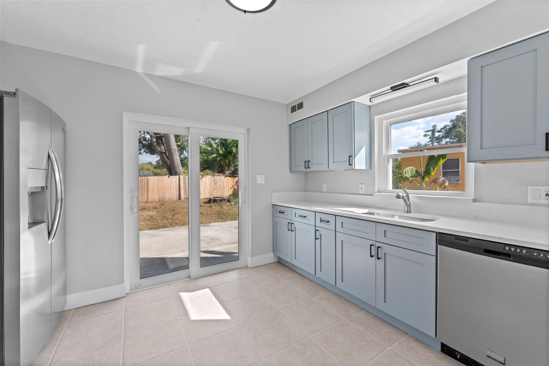 8737 North Tangerine Place - Photo 4 of 20