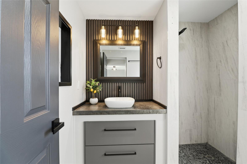 3120 Mercer Road - Photo 4 of 18