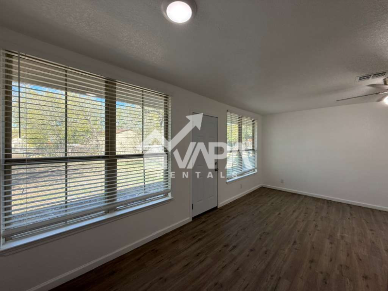 5331 Beryl Cove - Photo 5 of 12