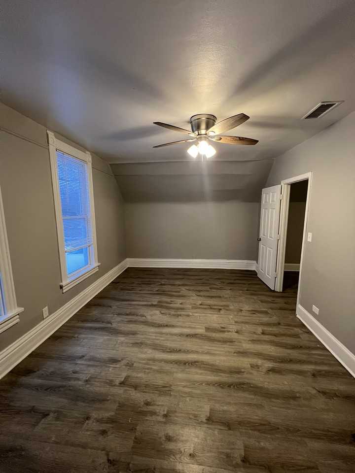 7111 S Greenwood Ave #2 - Photo 2 of 12