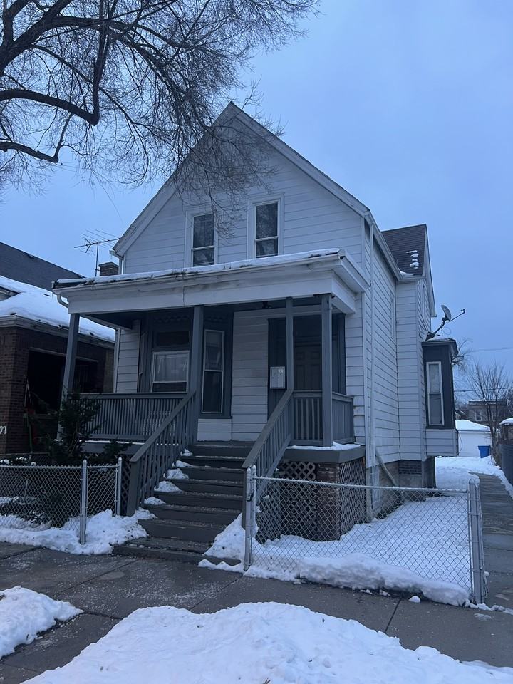 7111 S Greenwood Ave #2 - Photo 3 of 12