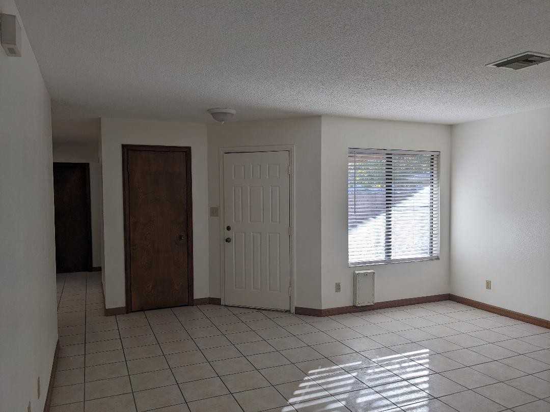 2015 Florence Avenue #B - Photo 6 of 18