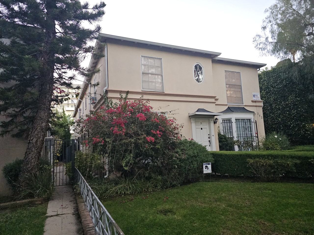 342 North Oakhurst Drive #E - Photo 2 of 36