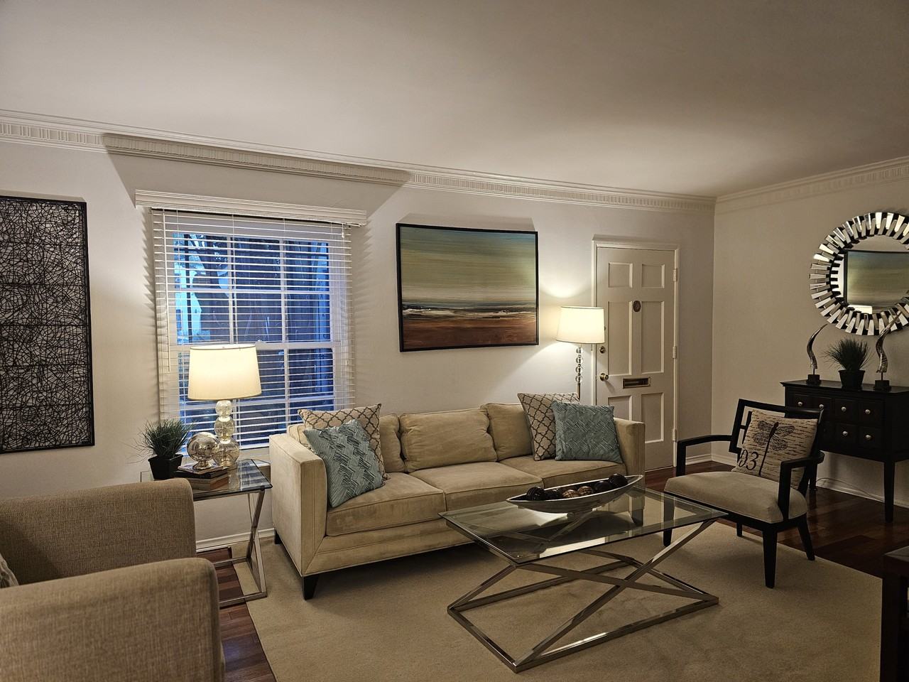 342 North Oakhurst Drive #E - Photo 7 of 36