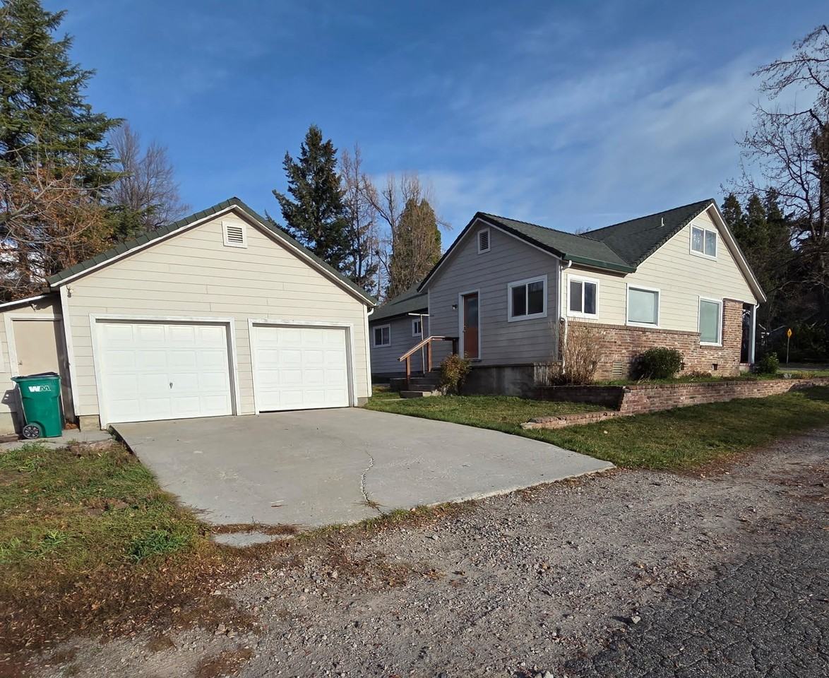 300 E Lake St #NA - Photo 2 of 22