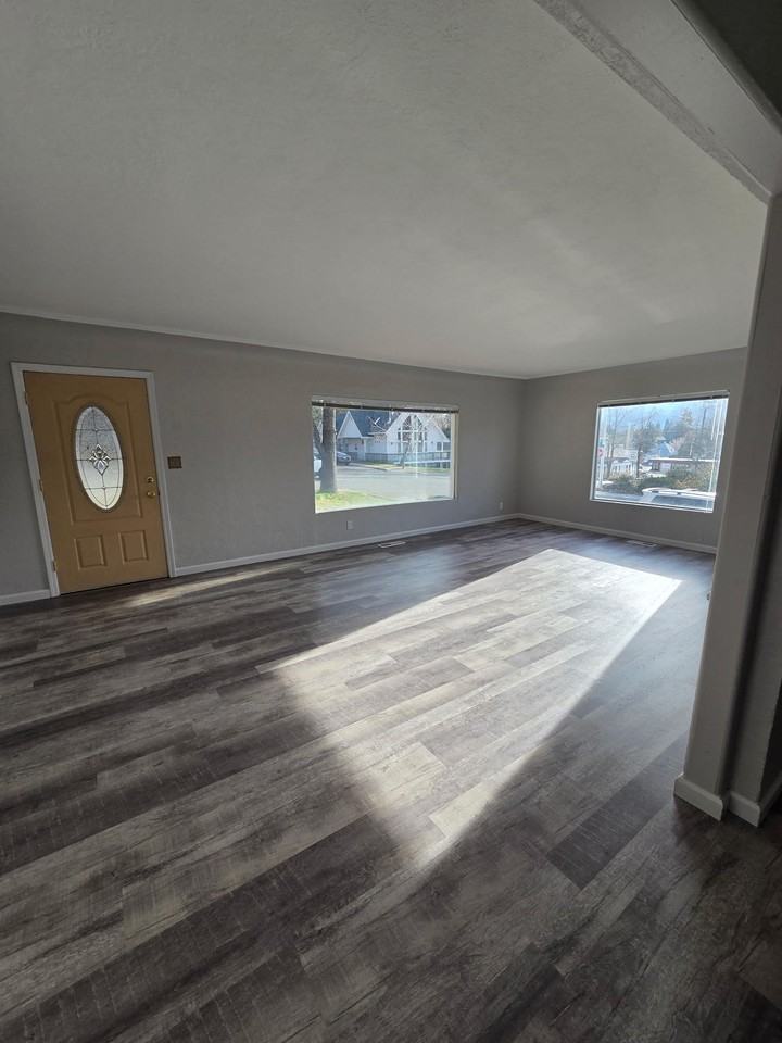 300 E Lake St #NA - Photo 4 of 22