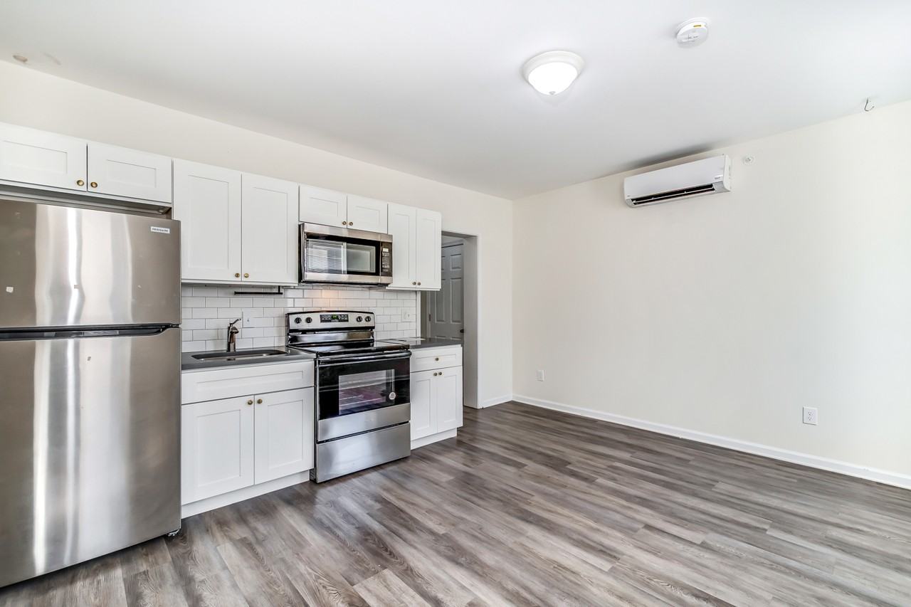 5625 5625 Sprague Street2nd Floor #B - Photo 2 of 13