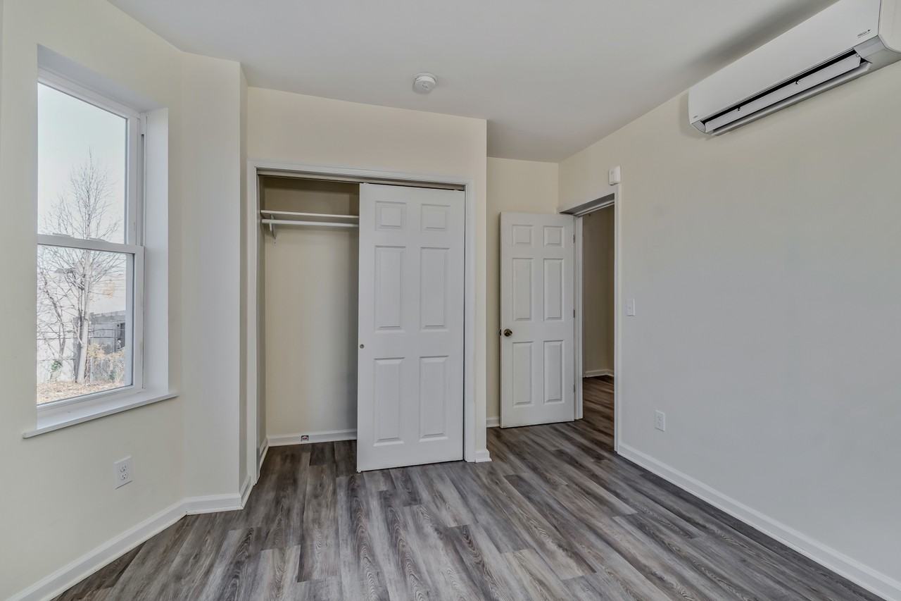 5625 5625 Sprague Street2nd Floor #B - Photo 6 of 13