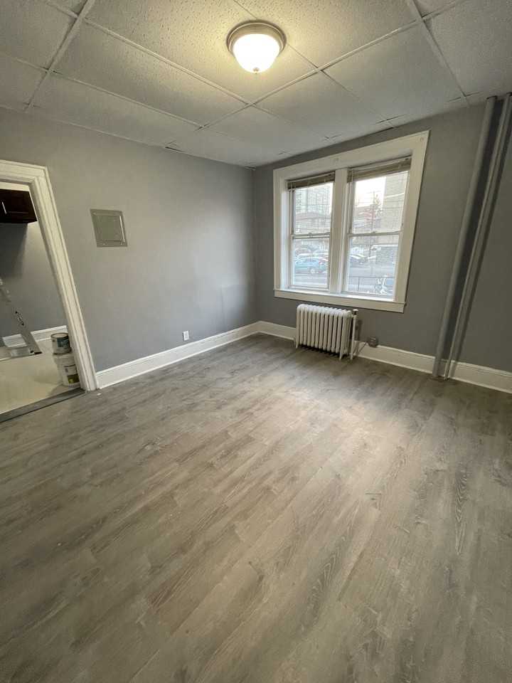 255 Lafayette Ave #1 - Photo 4 of 8