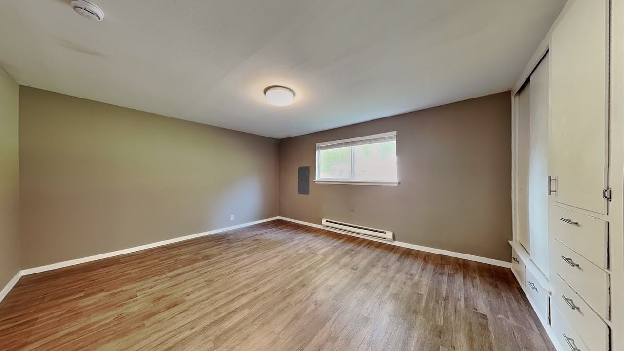 102 summit Ave N, Unit 8 - Photo 3 of 17