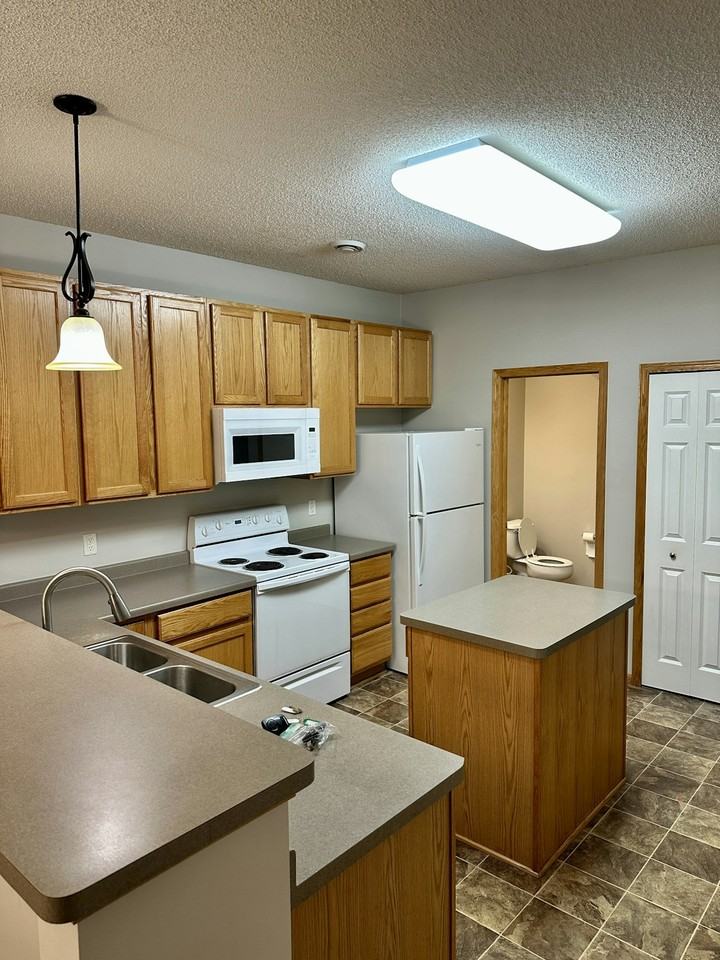 13037 Europa Trail Way N, Unit C - Photo 6 of 21