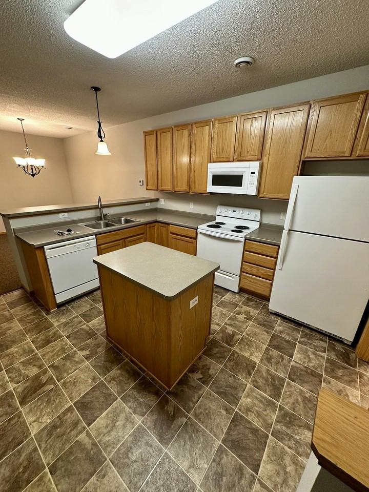 13037 Europa Trail Way N, Unit C - Photo 7 of 21