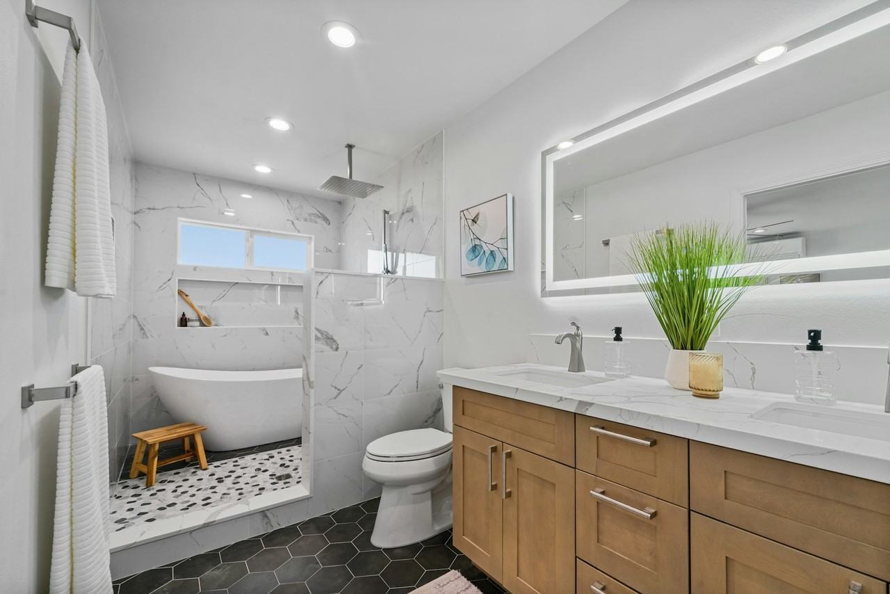 403 Lokelau Place, Unit 2 - Photo 6 of 18