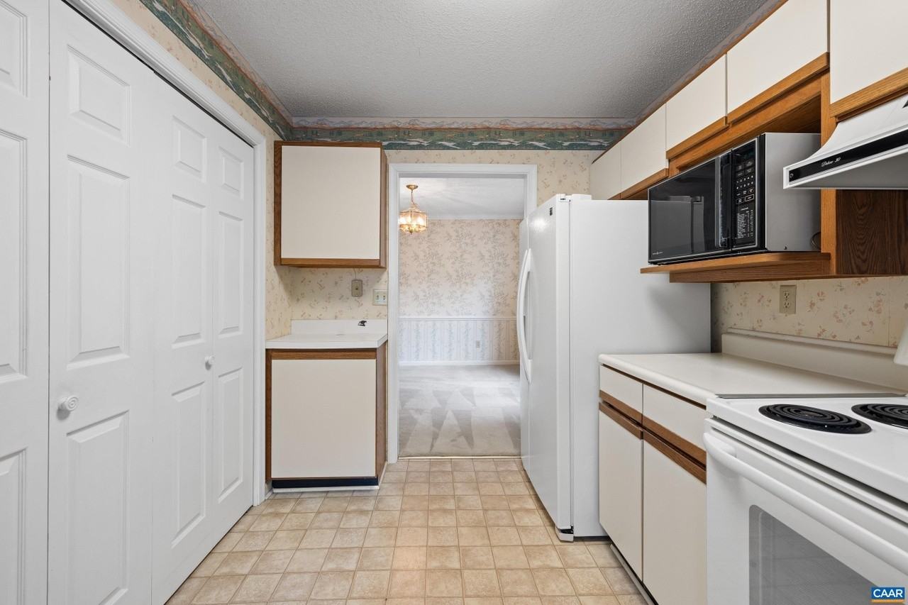 1184 Partridge Lane #1 - Photo 7 of 25