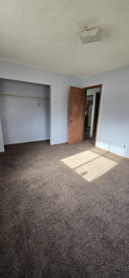 1036 Abbey Court - Photo 7 of 9