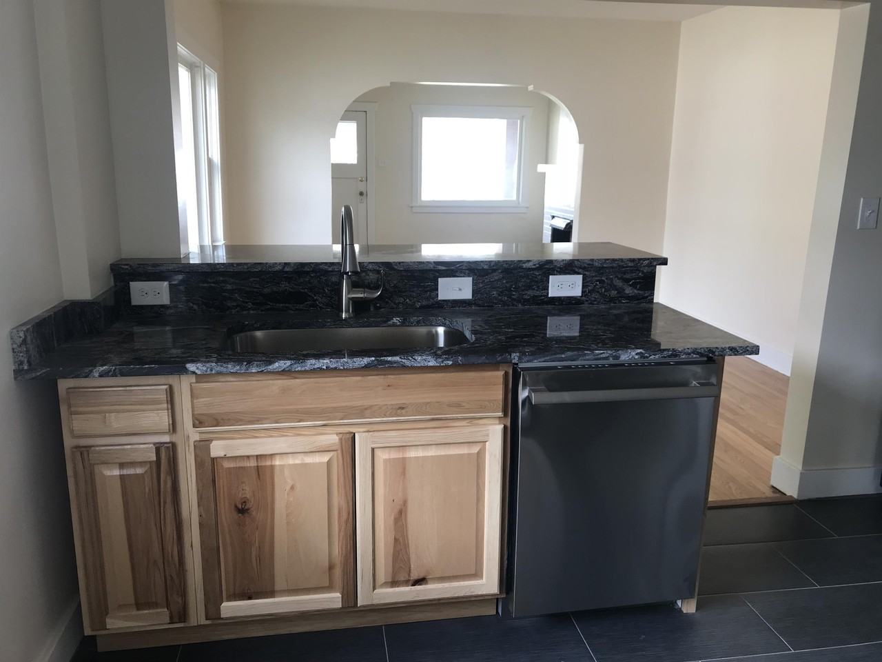 1124 Lake Street - Photo 4 of 15