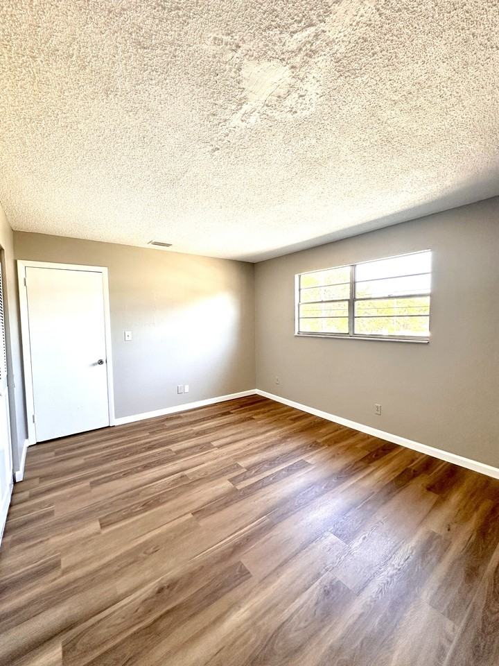 450 Tomoka Avenue - Photo 2 of 22