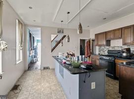 featured image of 910 Mechanic Street #1