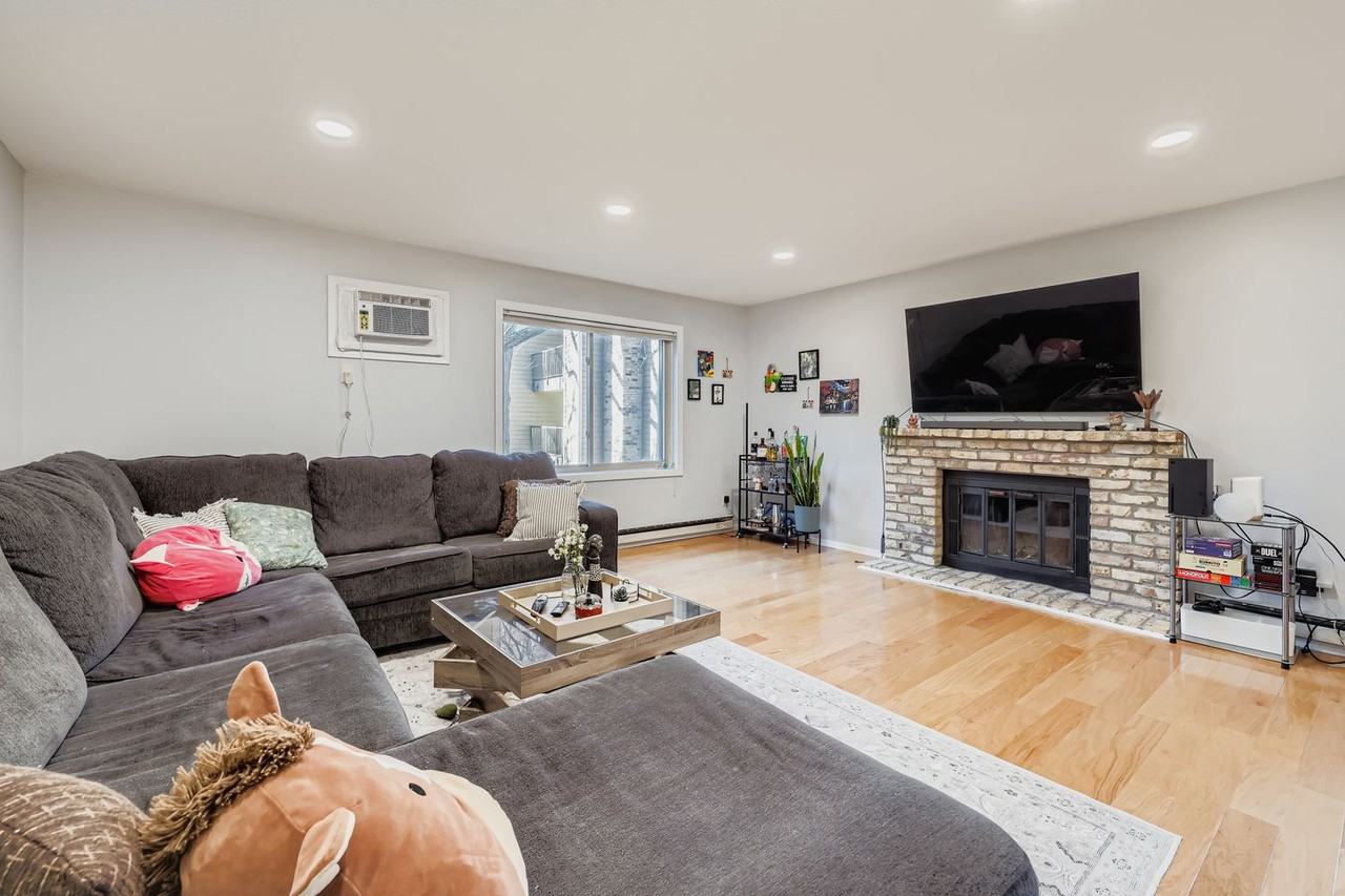 2250 Ridge Drive - Photo 3 of 27