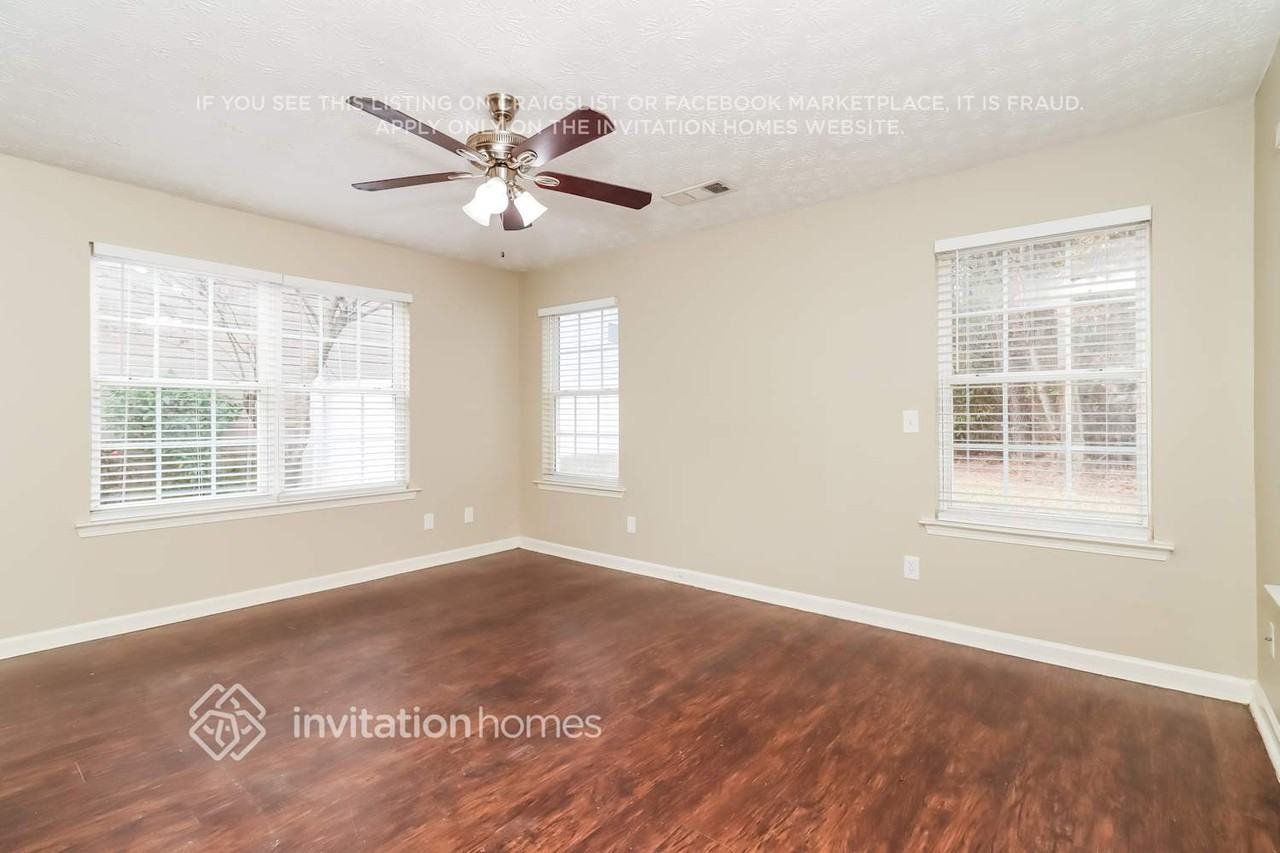 866 Windcroft Circle Northwest - Photo 5 of 18