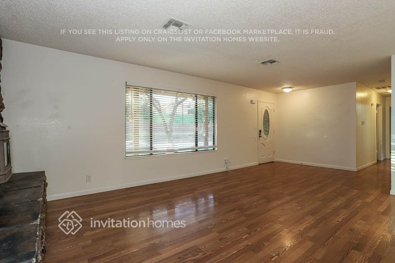 4415 Patterson Dr - Photo 5 of 17