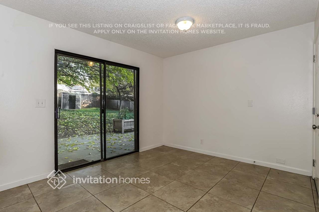 4415 Patterson Dr - Photo 6 of 17