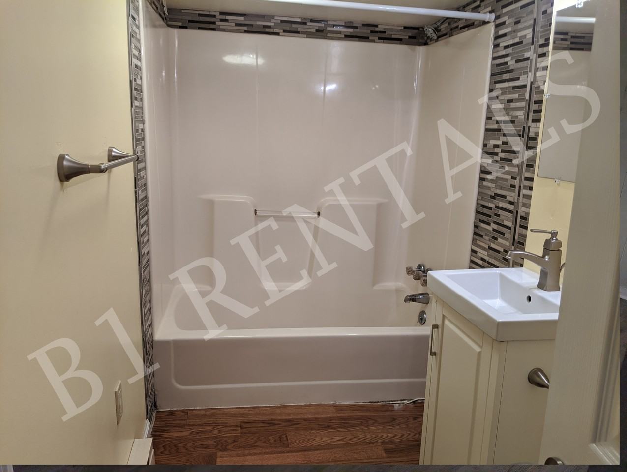 707 South Vine Street #1 - Photo 5 of 9