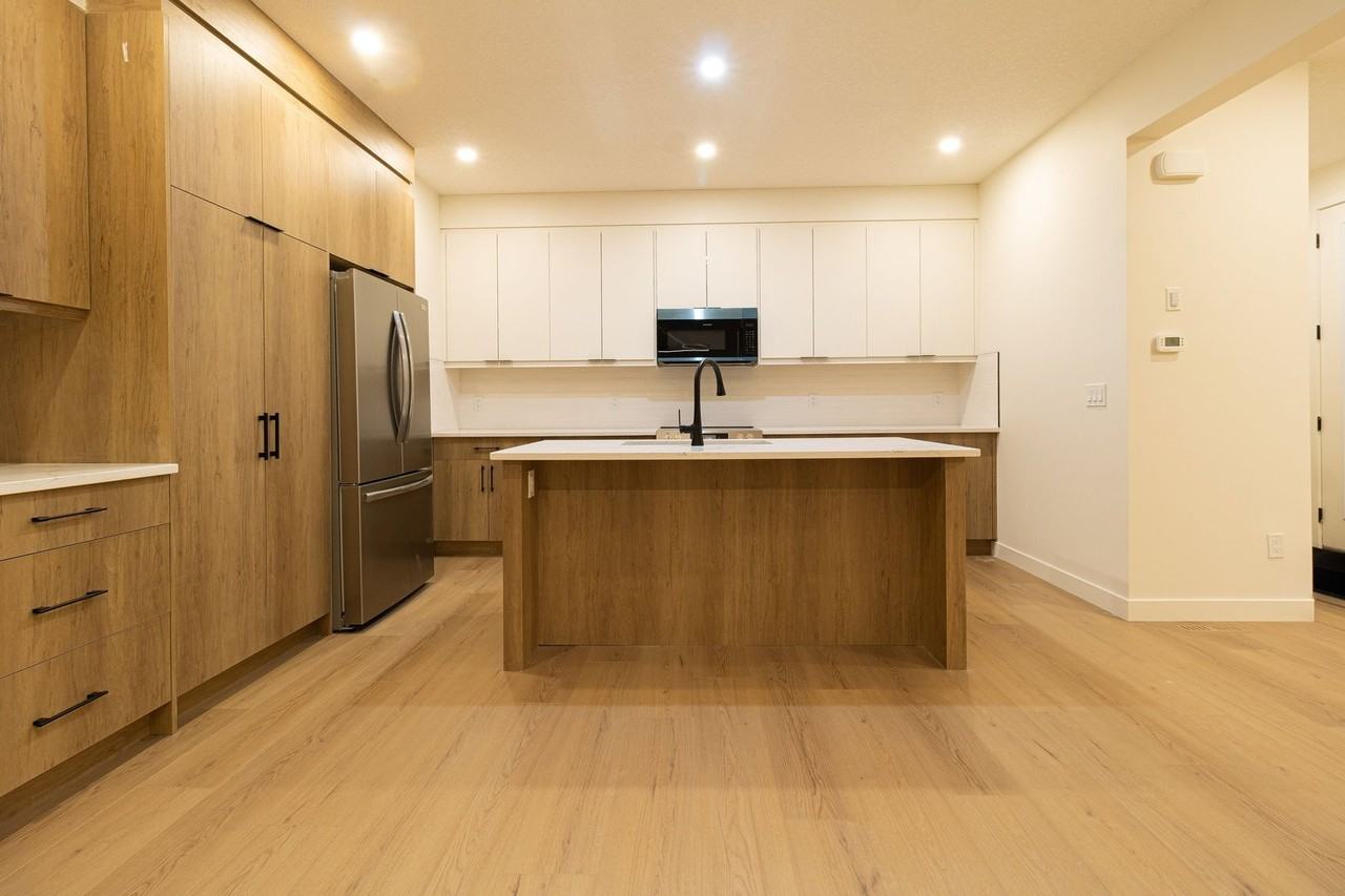 5124 17 Ave Nw - Photo 3 of 17