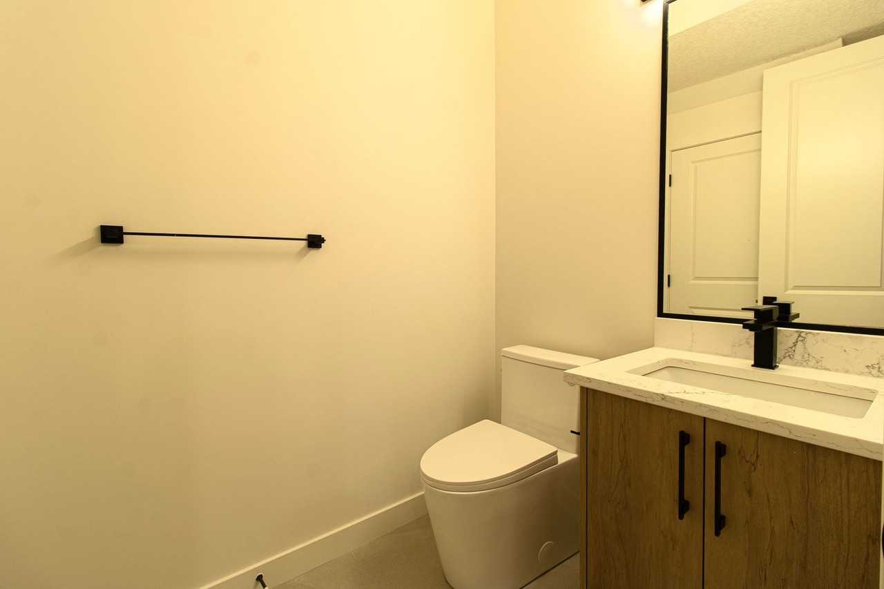 5124 17 Ave Nw - Photo 6 of 17