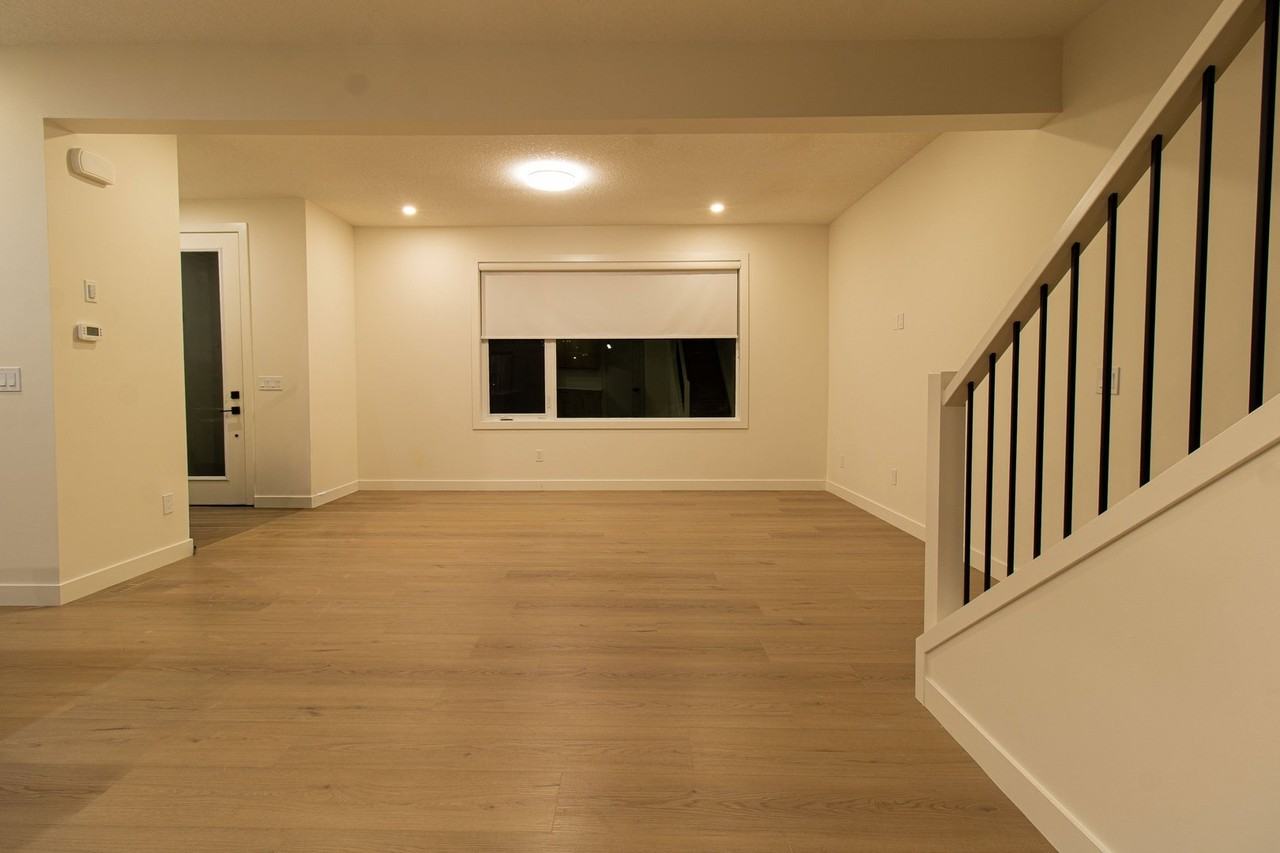 5124 17 Ave Nw - Photo 7 of 17