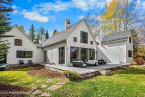 featured image of 1270 Mountain View Drive