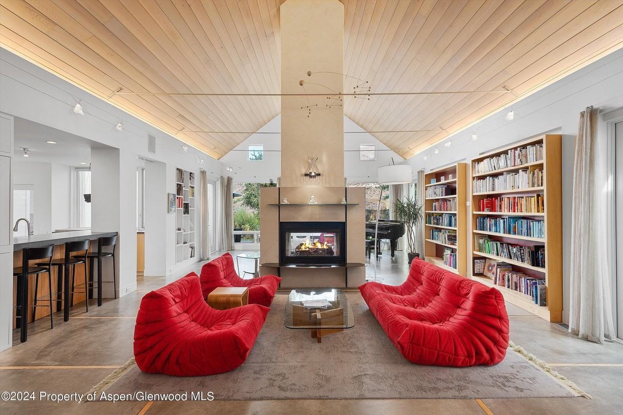 1270 Mountain View Drive - Photo 4 of 50