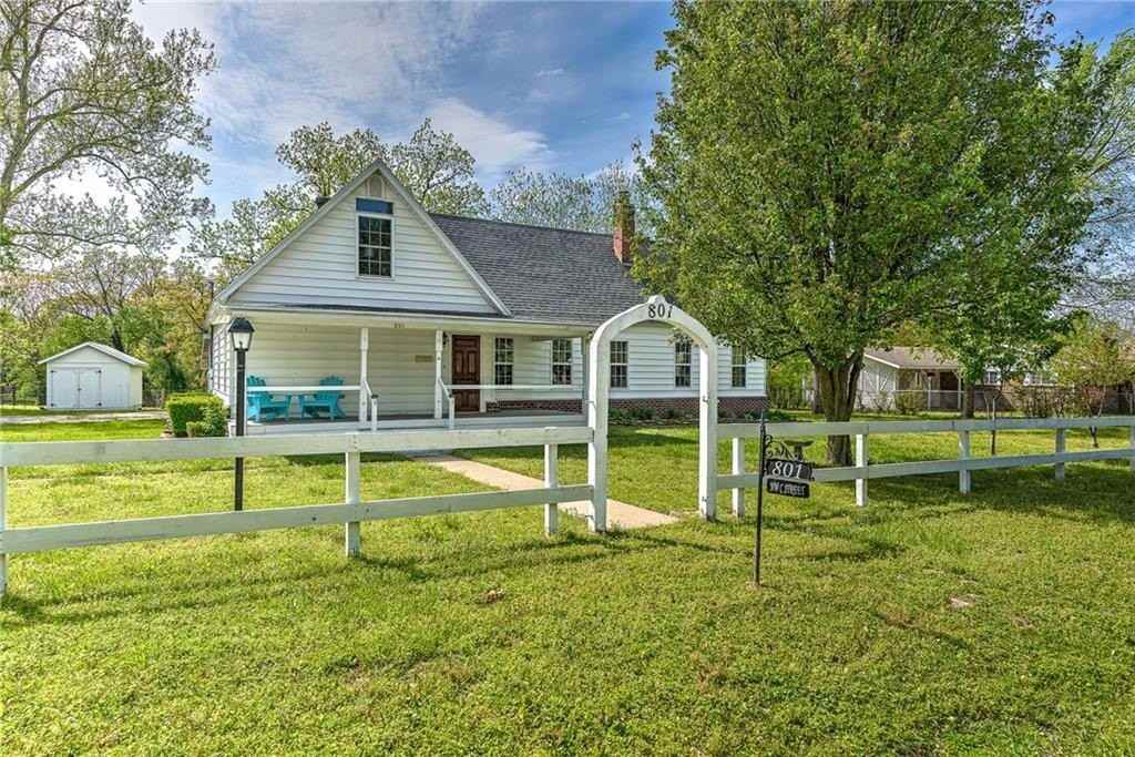 801 Northwest C Street - Photo 2 of 50