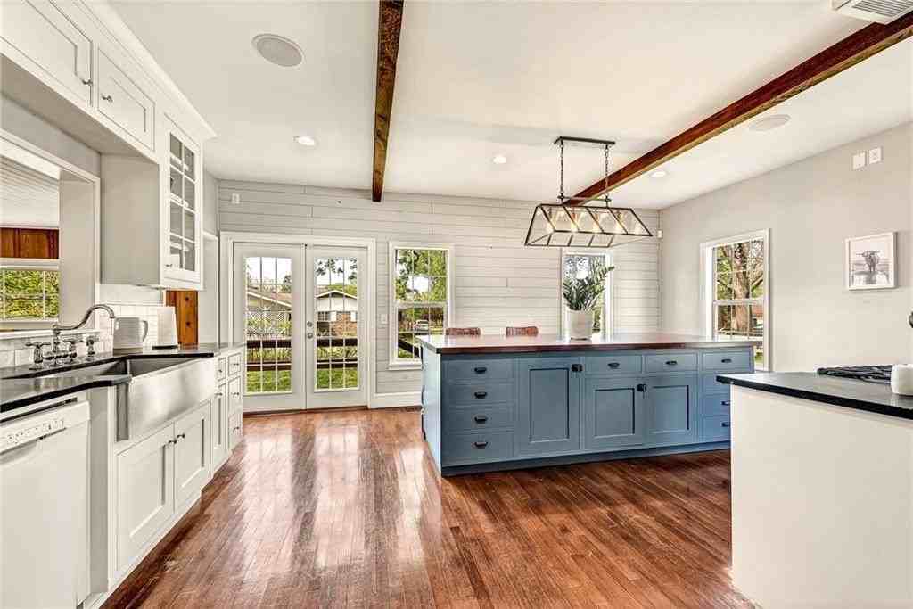 801 Northwest C Street - Photo 6 of 50