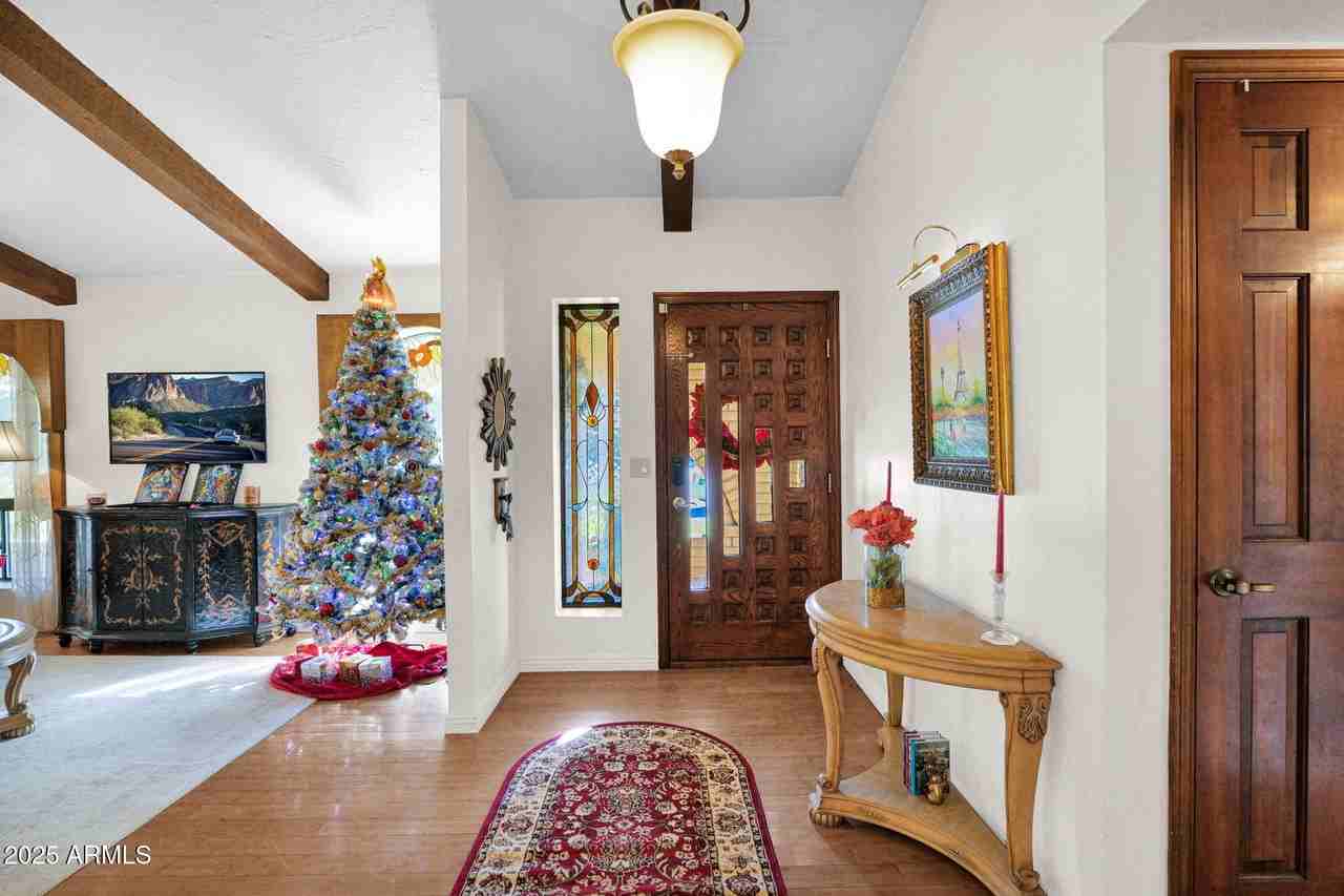 426 East Carol Ann Way - Photo 7 of 36