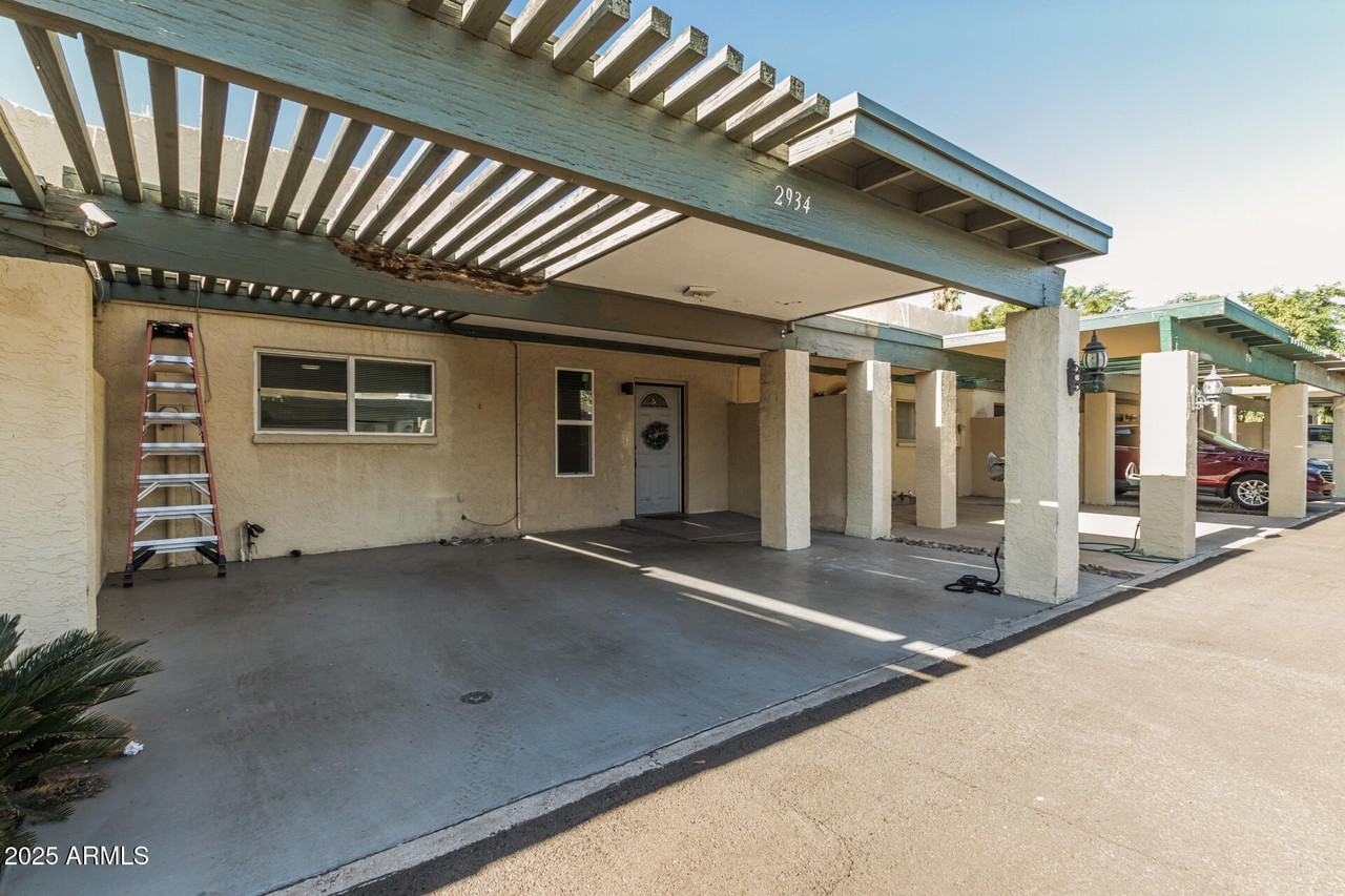 2934 North 22nd Place - Photo 3 of 27