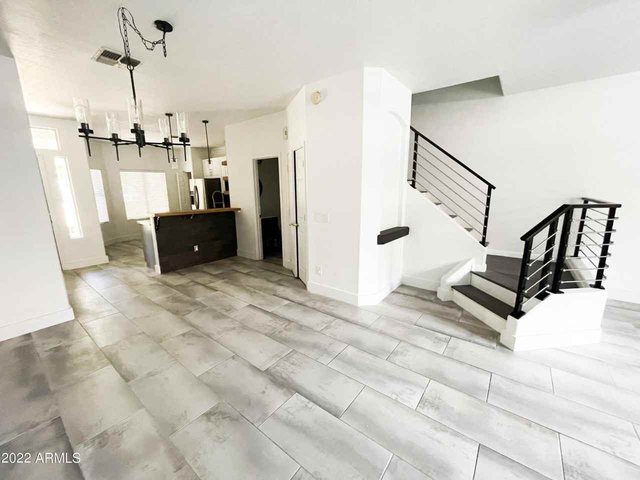 500 North Roosevelt Avenue #35 - Photo 4 of 11