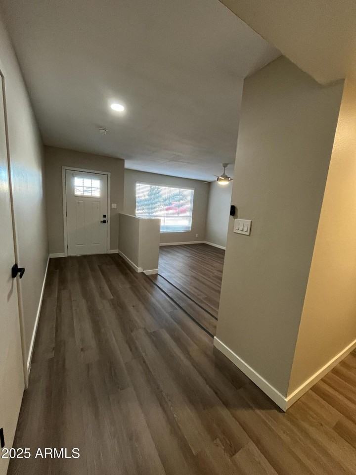 10801 N 43rd Dr - Photo 2 of 33