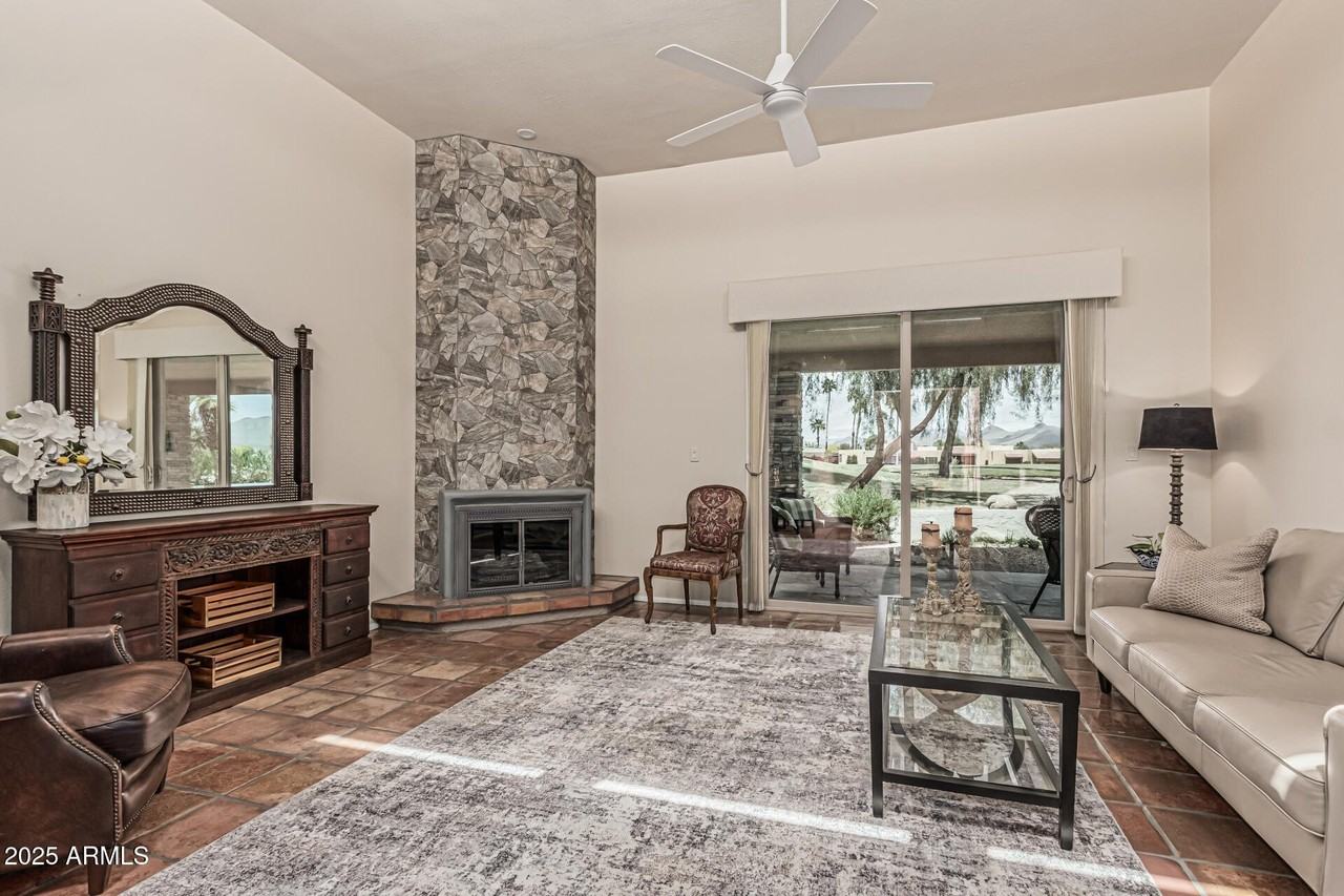 18718 East Rio Lane - Photo 5 of 50