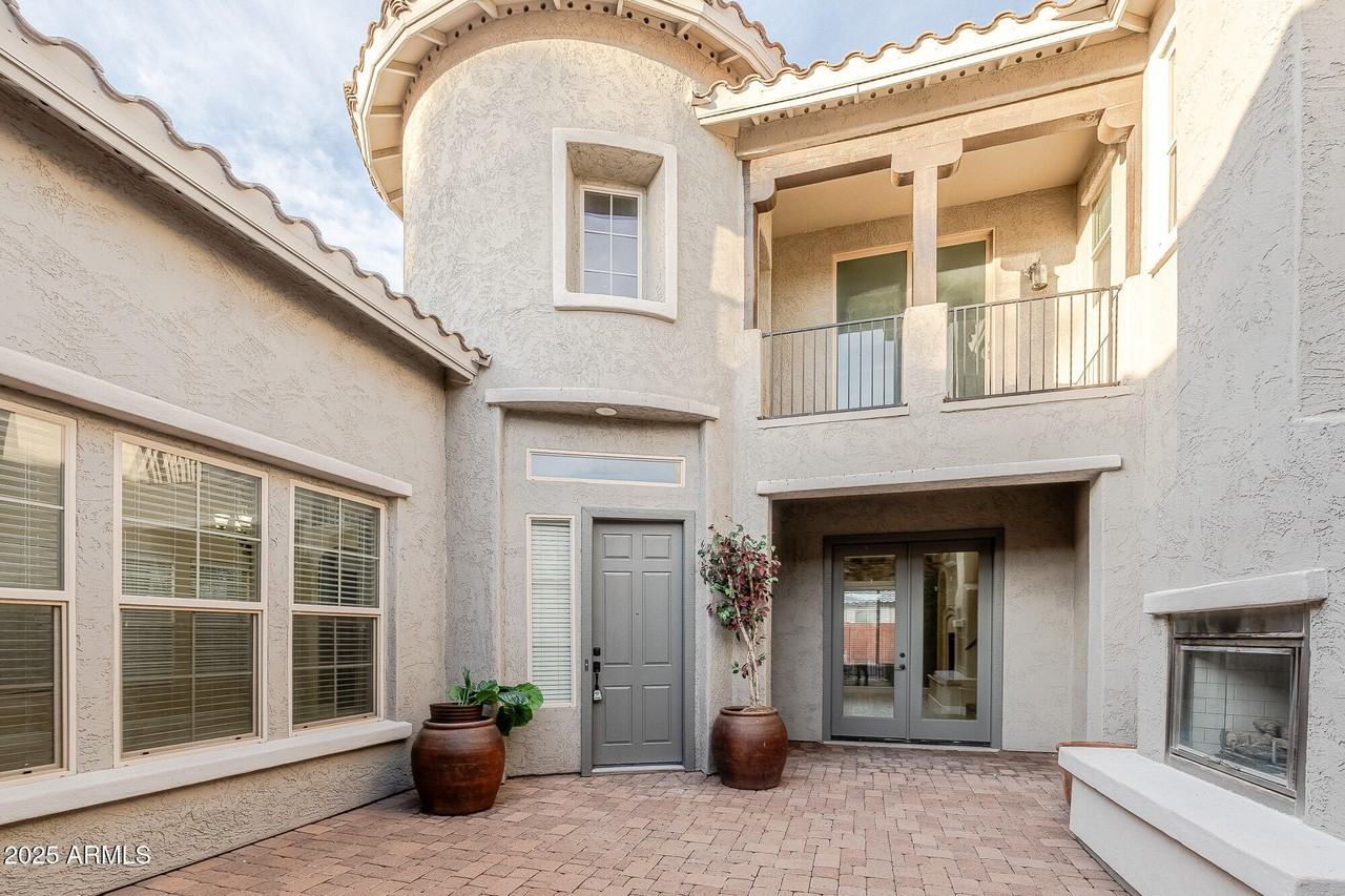 173 South 172nd Drive - Photo 3 of 36