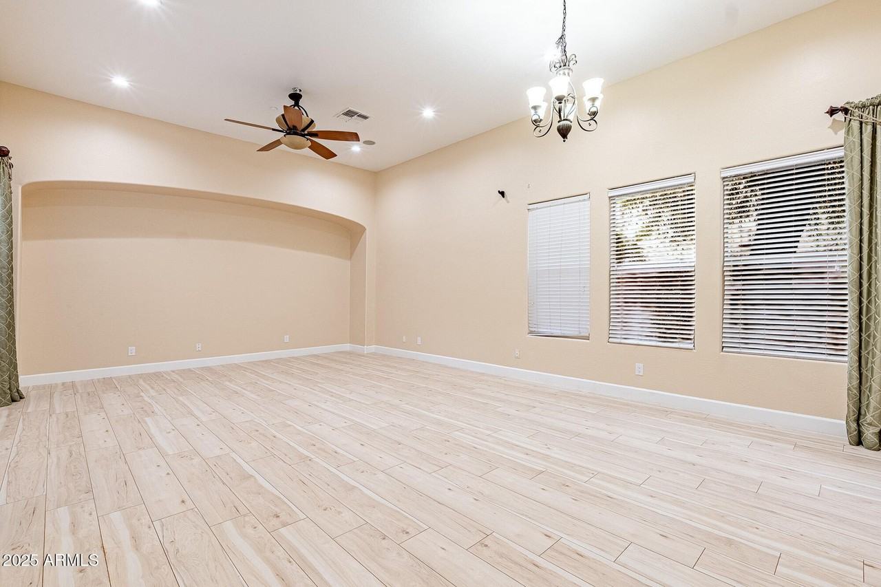 173 South 172nd Drive - Photo 6 of 36