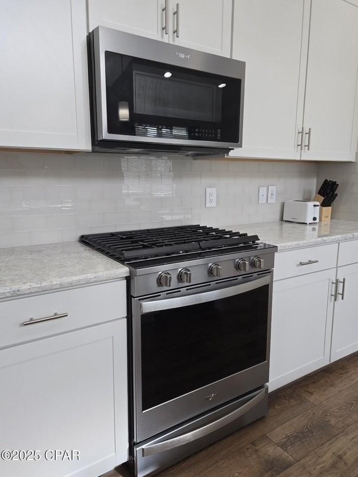 8952 Coral Reef Way - Photo 7 of 39