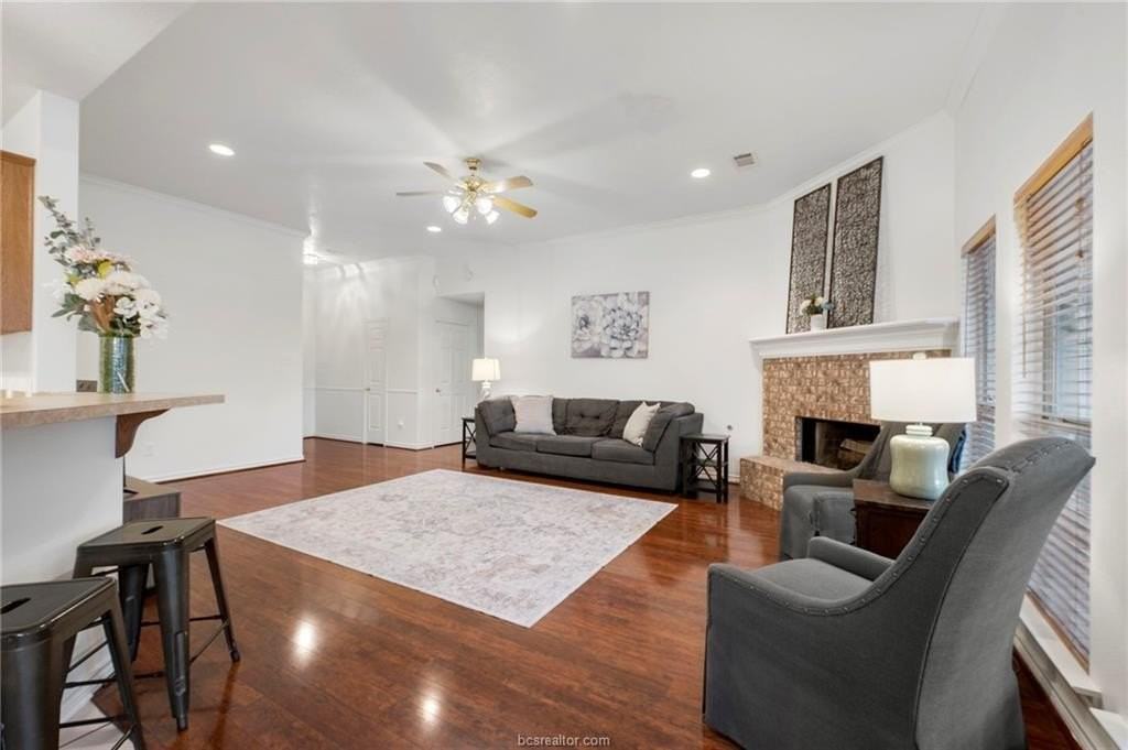 1215 Baywood Court - Photo 4 of 20