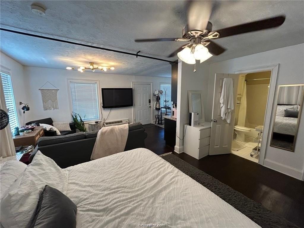 216 Montclair Ave - Photo 7 of 13