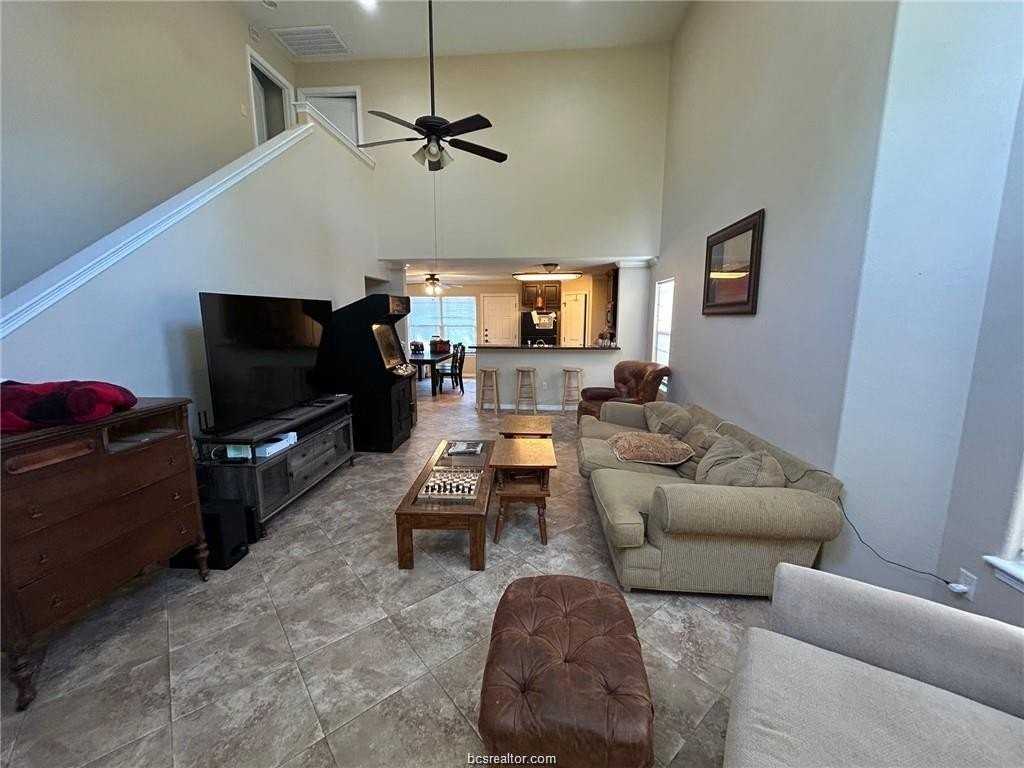 1714 Boardwalk Ct - Photo 4 of 25