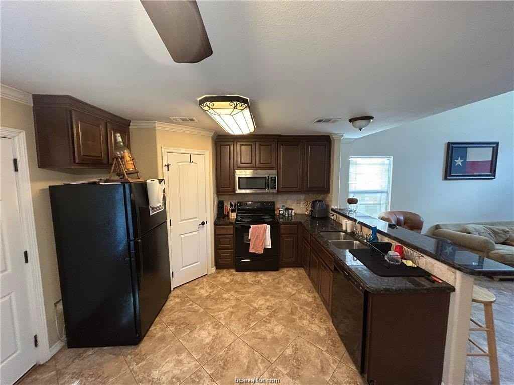 1714 Boardwalk Ct - Photo 6 of 25